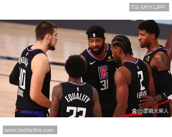 爵士与快船第五场激战回顾球员表现与战术分析全景呈现