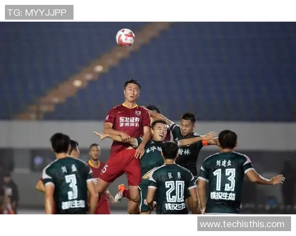 绿城与梅县铁汉激战正酣谁能在这场较量中笑到最后